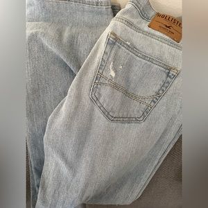Men straight leg light wash jeans